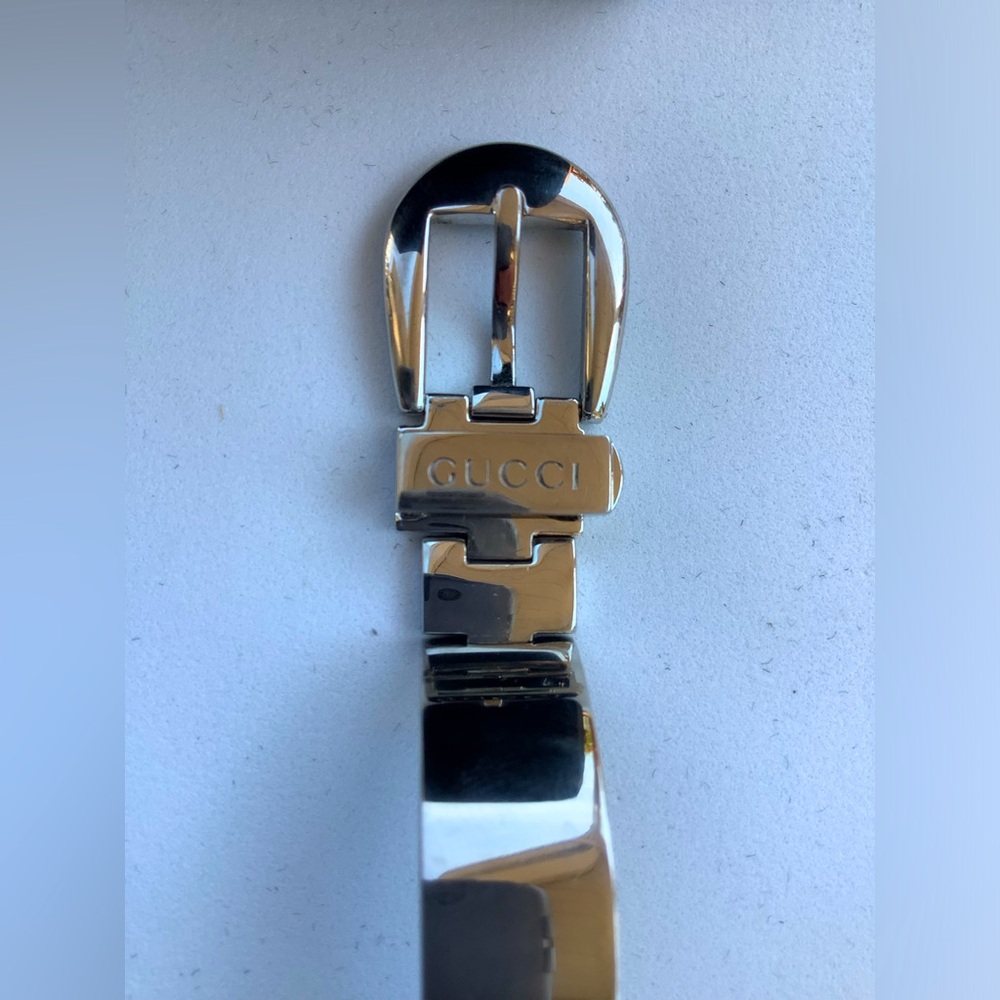 Ladies GUCCI buckle bangle dress watch ❤️❤️ - Picture 7 of 12